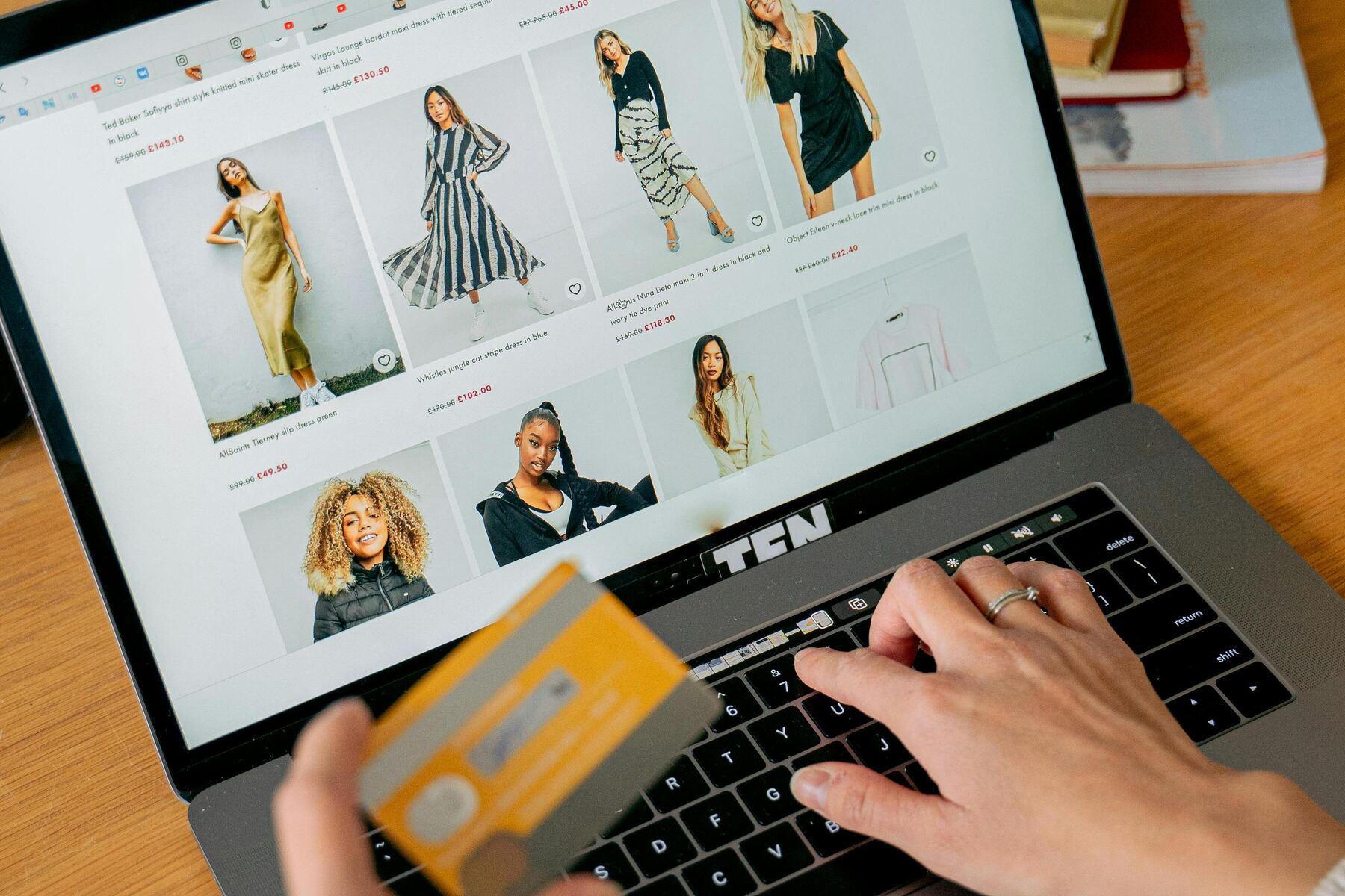 Карты банков Армении для оплаты покупок за границей: как выбрать лучшую и не потерять на комиссии?