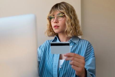 How to Avoid Paying Interest on Credit Cards?